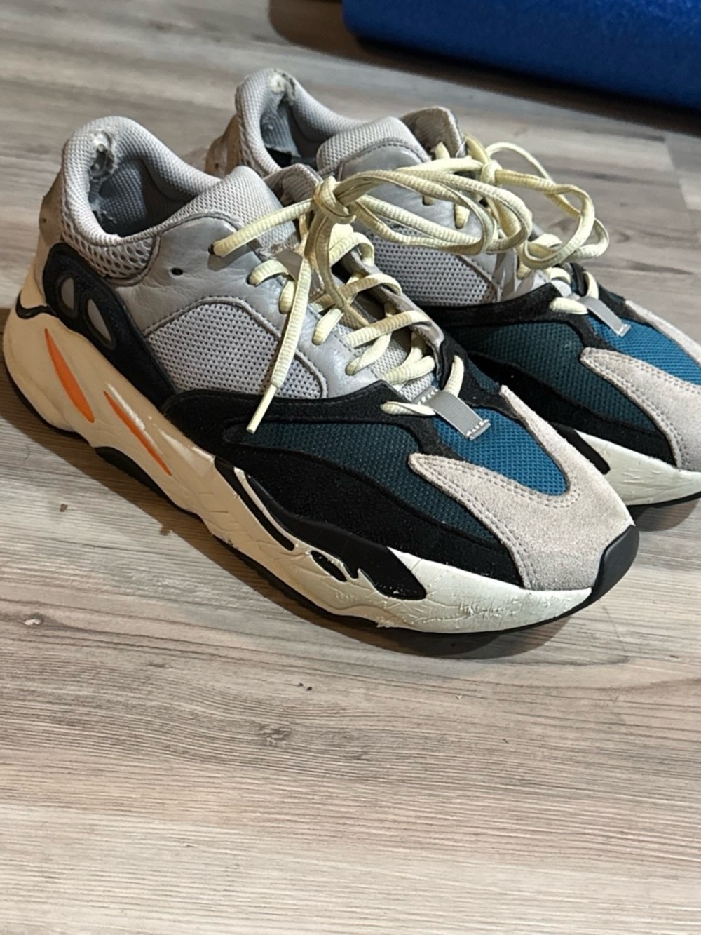 Yeezy 700 wave runner size 9 Men’s Sneakers lightly used no box